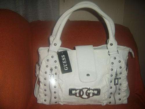 ***ELEGANT AND STUNNING GUESS HANDBAG***WHITE******