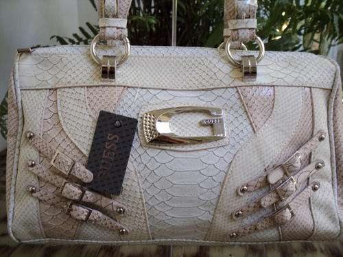 ***ELEGANT AND STUNNING GUESS HANDBAG****