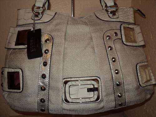 ***ELEGANT AND STUNNING GUESS HANDBAG***