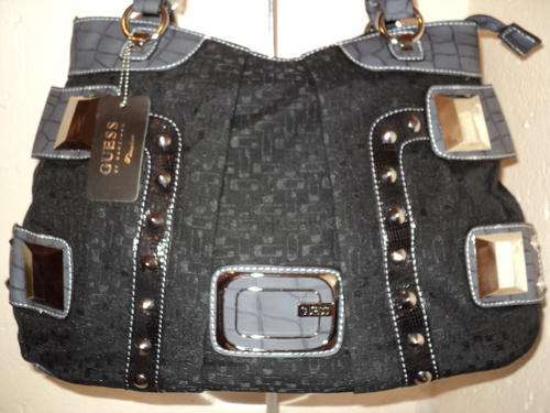 ***Brandnew GUESS Handbag in NEW STYLE***BLACK****