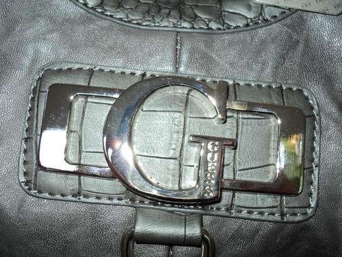 ***Brandnew GUESS Handbag in NEW STYLE***