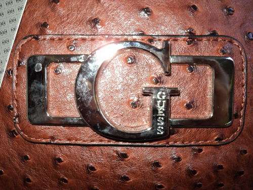 ***Brandnew GUESS Handbag in NEW STYLE***