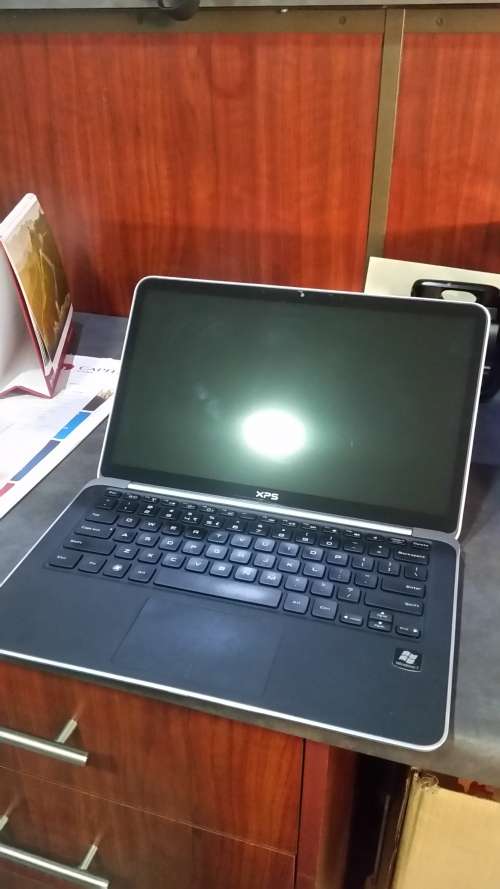 Dell XPS 13.3" i5 CPU, 256GB SSD, 4GB Ram