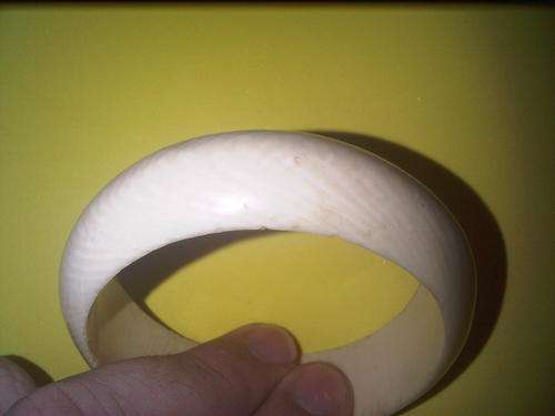 Awesome & Exquizite Carved IVORY Bangle