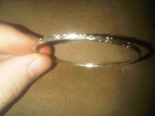 Vintage Sterling Silver Designed Bangle