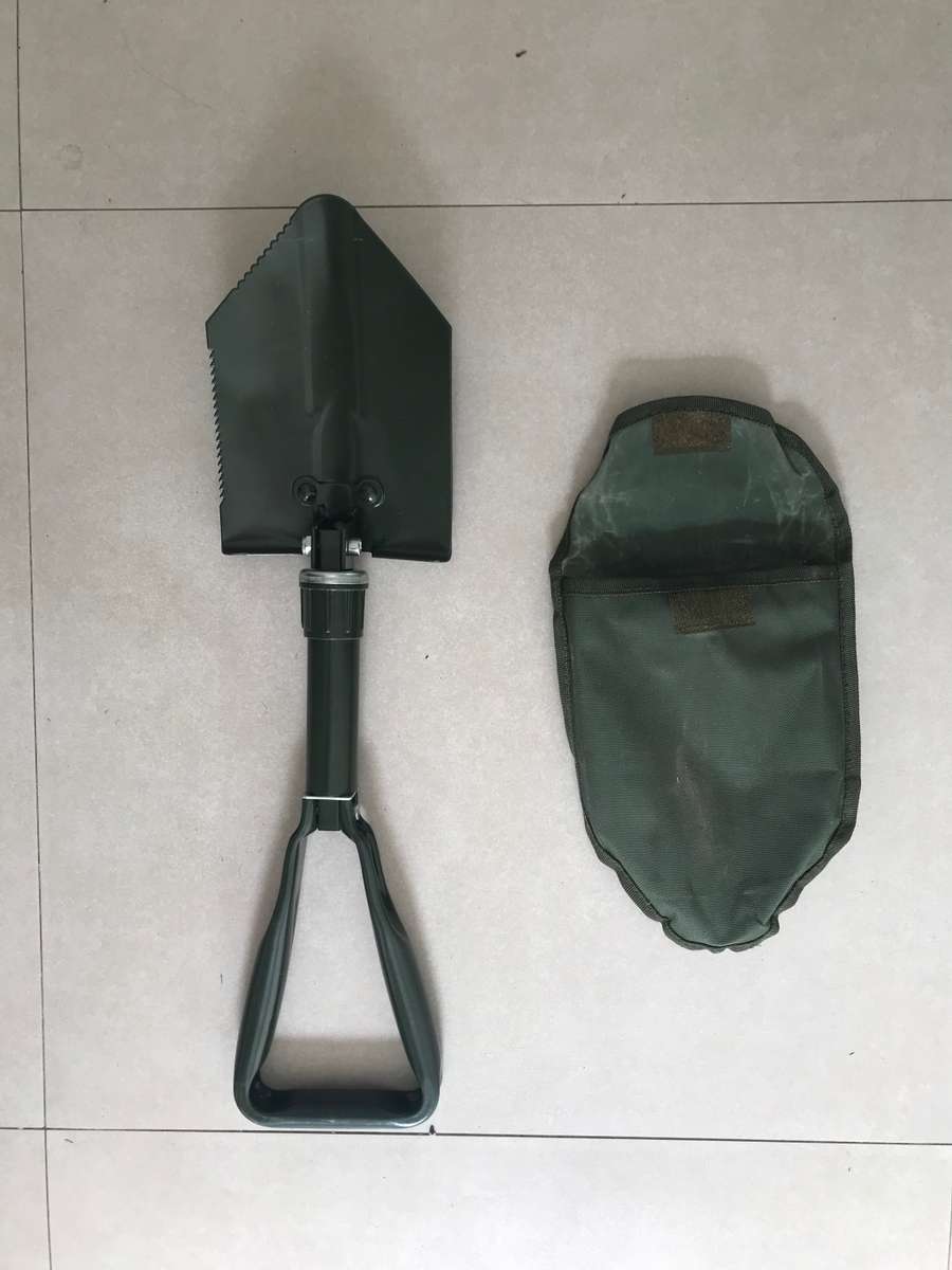 SecureTech 4x4 recovery gear plus fold-up camping spade