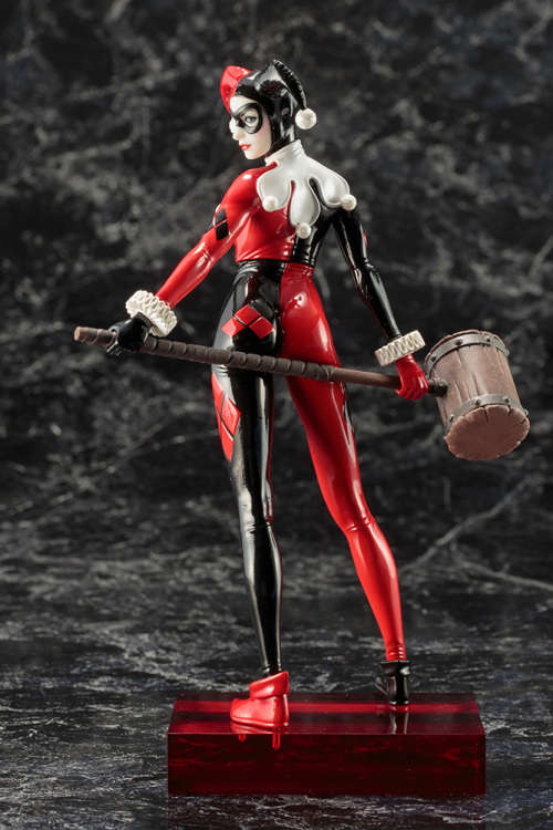DC UNIVERSE HARLEY QUINN ARTFX+ STATUE