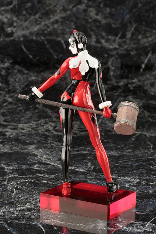 DC UNIVERSE HARLEY QUINN ARTFX+ STATUE