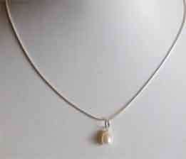 925 Sterling Silver Chain/Necklace & Genuine Fresh Water Silver Pendant
