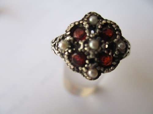 Antiq style , 925 Sterling Silver Garnets and Genuine Pearls Ring.