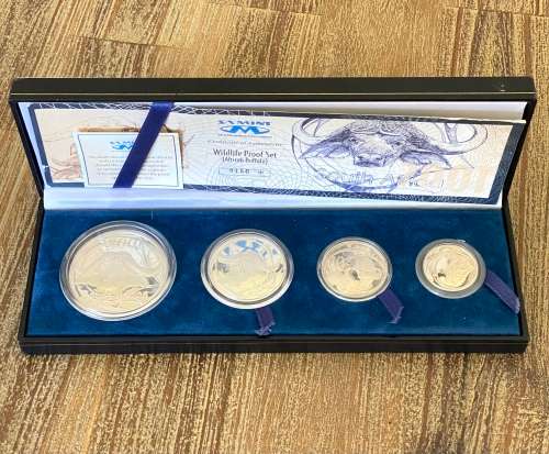 2001 Wildlife Proof Set (African Buffalo) Limited to 1 000!
