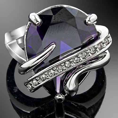 Stunning 18K White Gold Clad Ring with Amethyst Crystal *International Postage*
