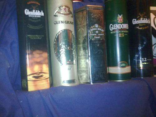 5 whisky tins