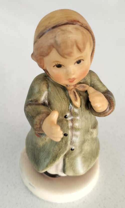 Goebel Hummel figurine - Keeping time