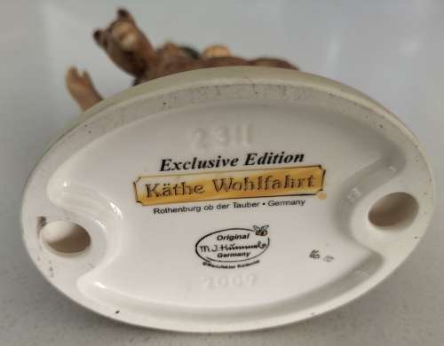 Hummel figurine - Kathe Wohlfahrt