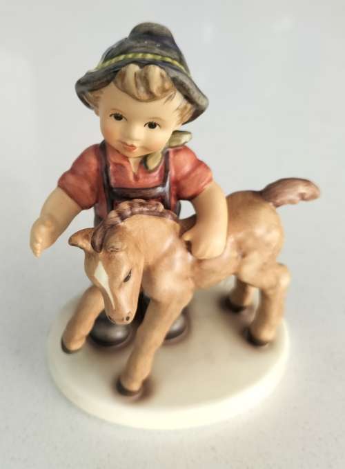 Hummel figurine - Kathe Wohlfahrt