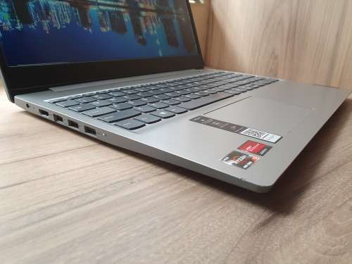 Lenovo Ideapad 3 AMD Ryzen 5 + Free Laptop Bag