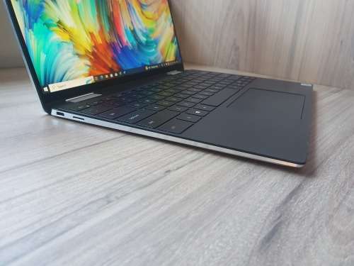 Dell XPS 13 7390 2-in-1 10th Gen Intel Core i7 + Free Laptop Bag