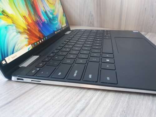 Dell XPS 13 7390 2-in-1 10th Gen Intel Core i7 + Free Laptop Bag