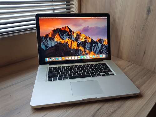 Macbook Pro 15inch Intel Core I7 + Free Laptop Bag