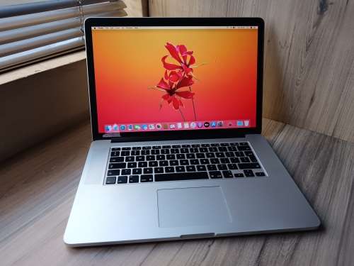 2013 i7 MacBook Pro Retina + Free Laptop