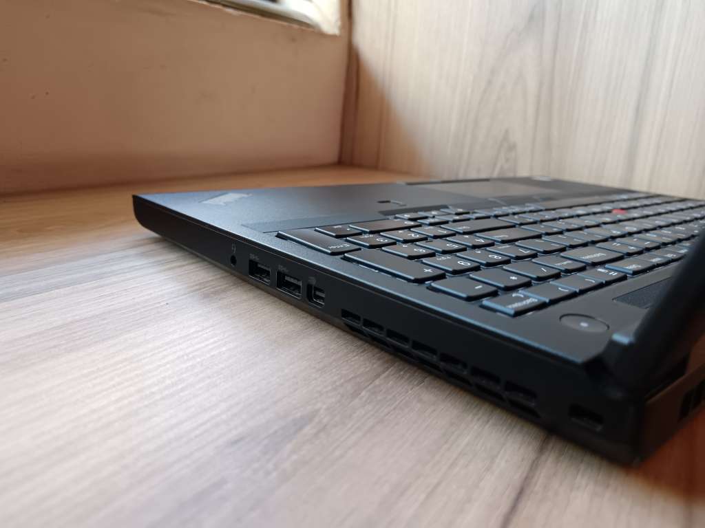 Lenovo ThinkPad P52 Intel Core I7 8750H + Free Laptop Bag & Wireless Mouse