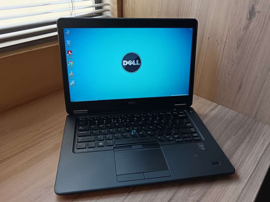 Dell latitude E7450 Ultrabook i7 + Free Laptop Bag