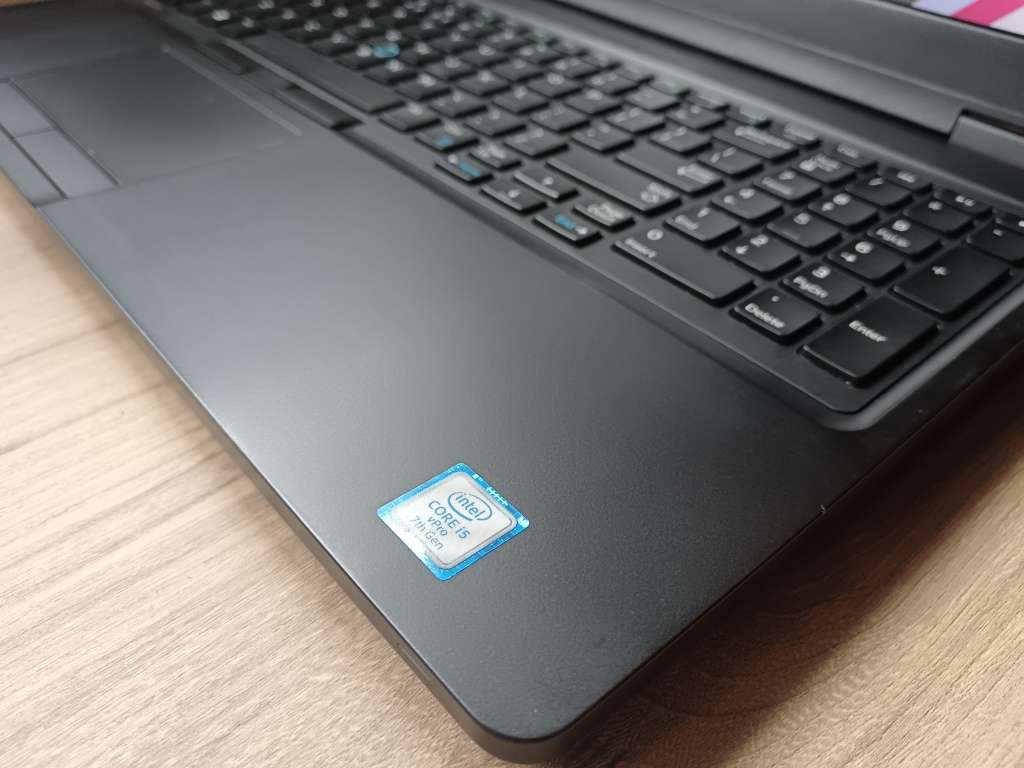 Dell Latitude 5580 Intel Core i5 + Free Laptop Bag