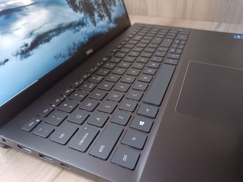 Dell Vostro 5502 Intel Core i5 11th Gen + Free Laptop Bag