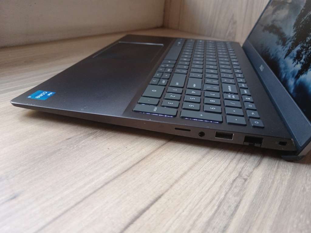 Dell Vostro 5502 Intel Core i5 11th Gen + Free Laptop Bag