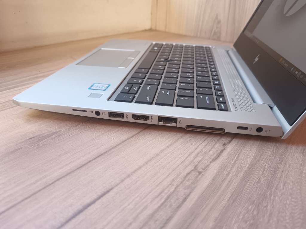 Hp EliteBook 830 G5 Intel Core I7 + Free Laptop Bag