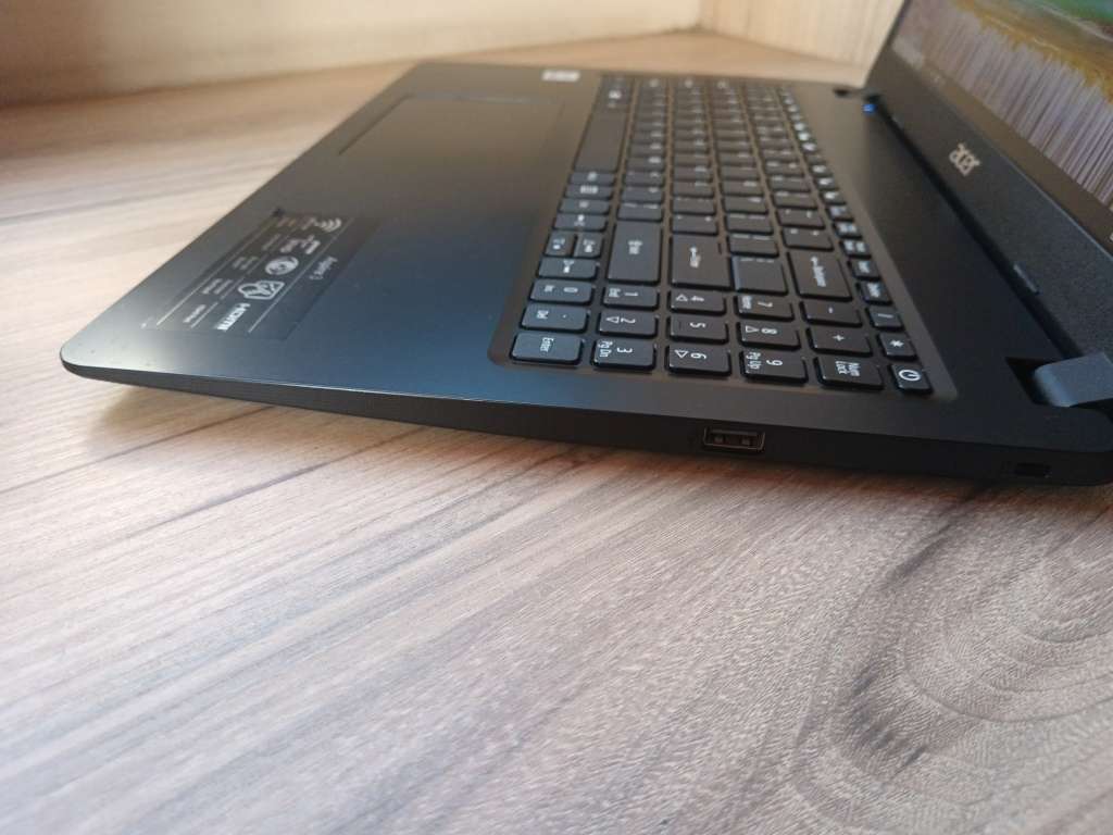 Acer Aspire 3 Intel Core I3 + Free Laptop Bag