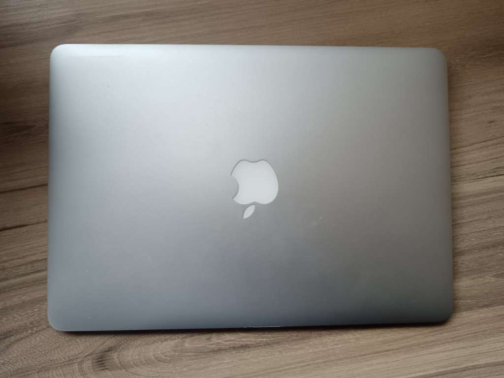 MacBook Air (13-inch, Mid 2013) + Free Laptop Bag