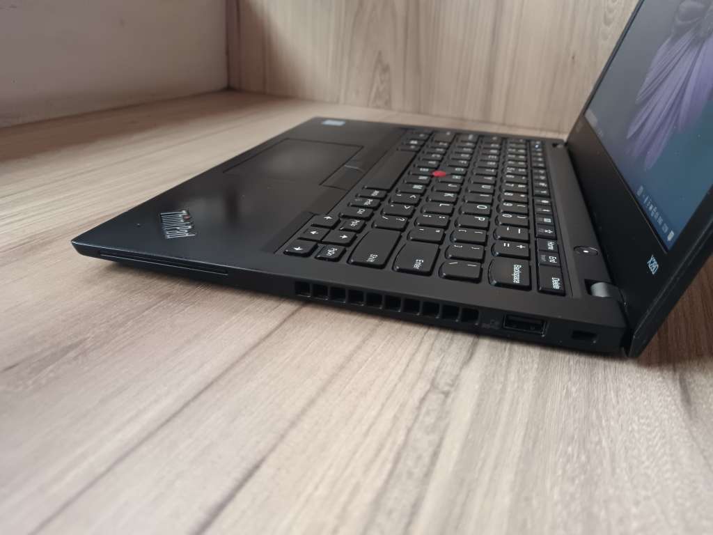Lenovo ThinkPad X280 Intel Core i5 + Free Laptop Bag