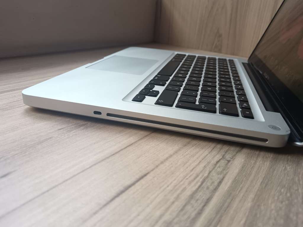 2011 MacBook Pro Intel Core I5
