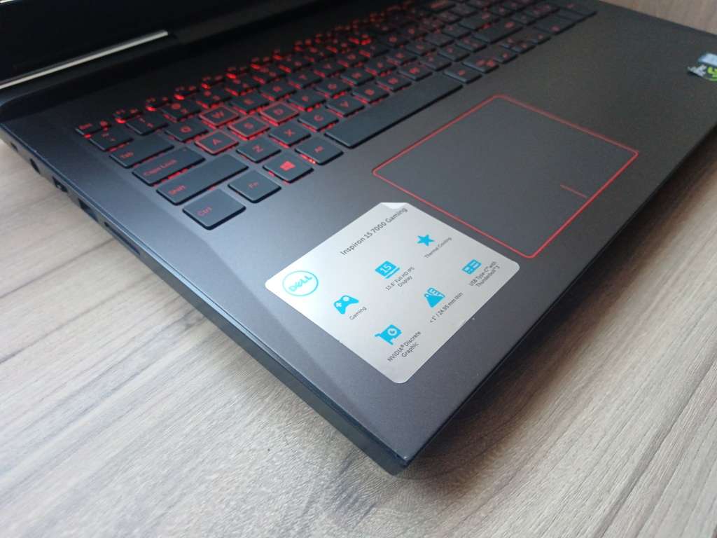 Dell Inspiron 7577 Intel Core i5 + Free Laptop Bag