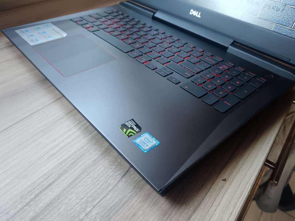 Dell Inspiron 7577 Intel Core i5 + Free Laptop Bag