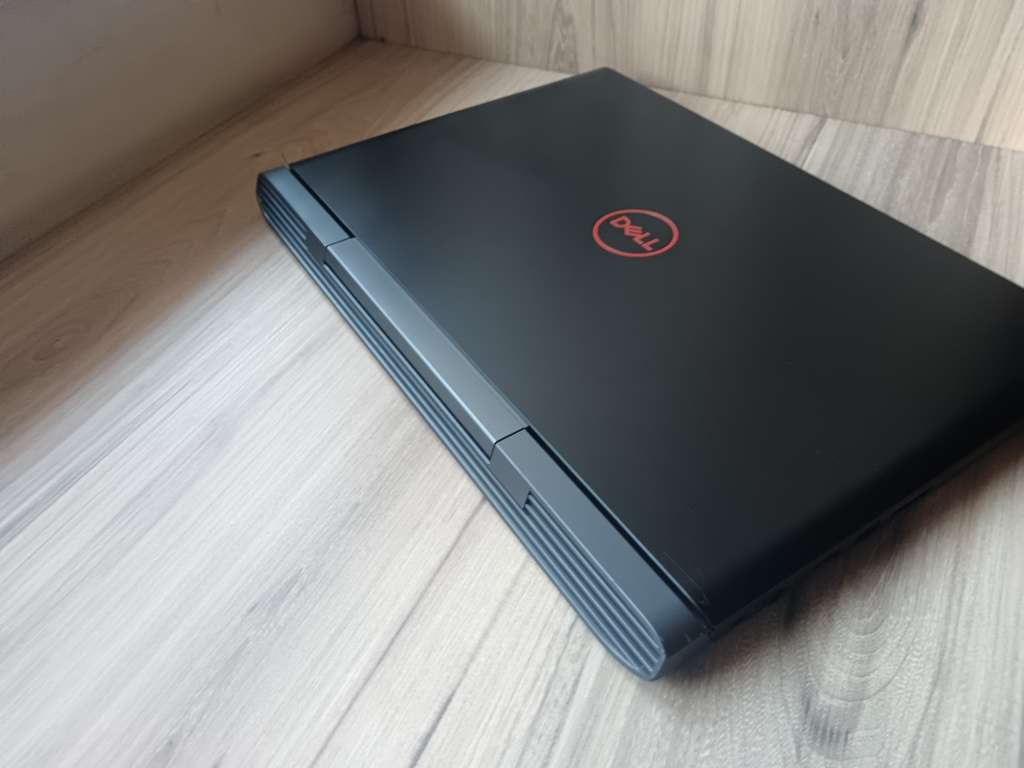 Dell Inspiron 7577 Intel Core i5 + Free Laptop Bag