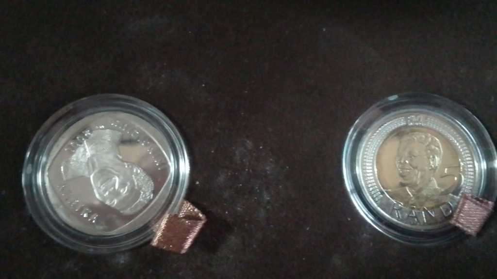 NELSON MANDELA COMMEMORATIVE R5 COIN SET