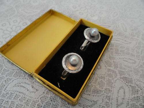 SILVER, MOTHER OF PEARL & PEARL CUFFLINKS.