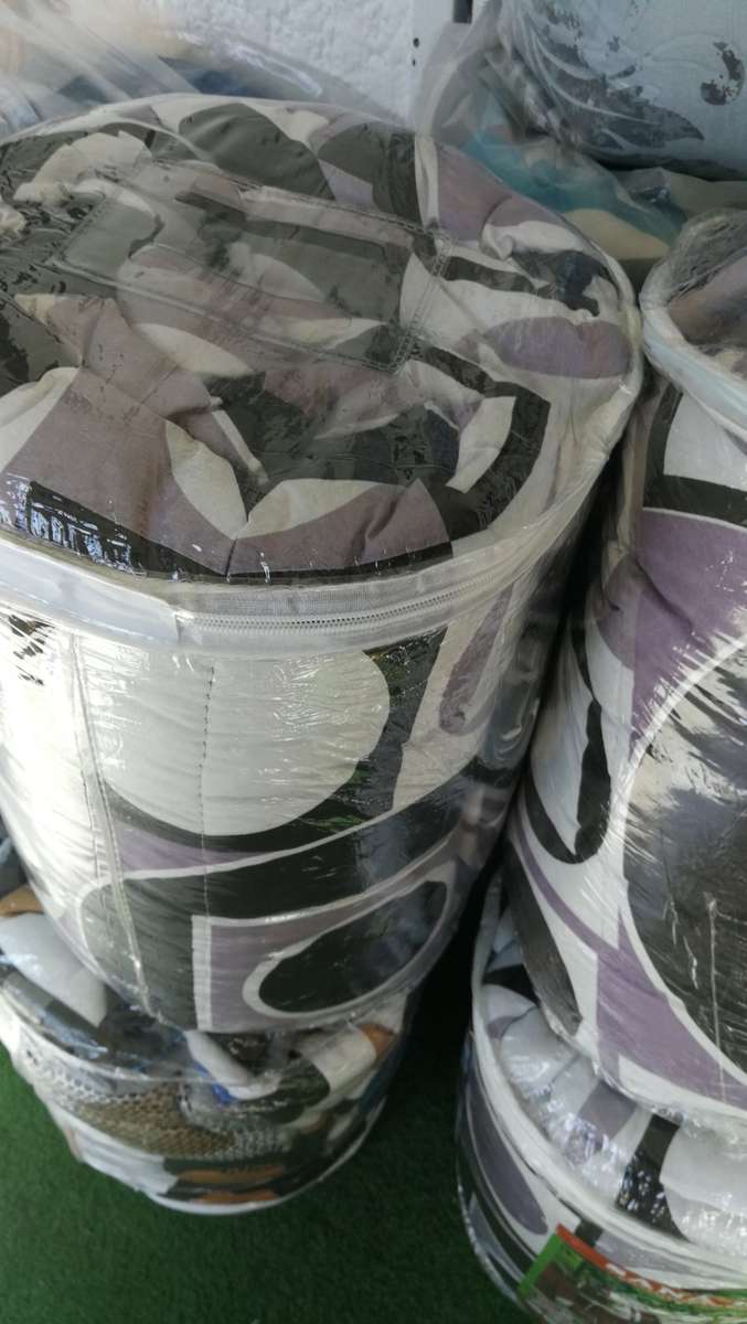 COMFORTER SET..DOUBLE bed only -MOTHER'S DAY SPECIAL- STOCK MUST CLEAR- REVERSIBLE