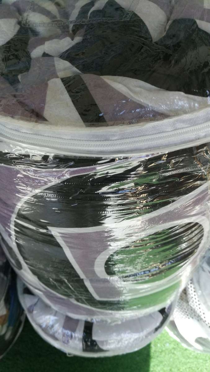 COMFORTER SET..DOUBLE bed only -MOTHER'S DAY SPECIAL- STOCK MUST CLEAR- REVERSIBLE