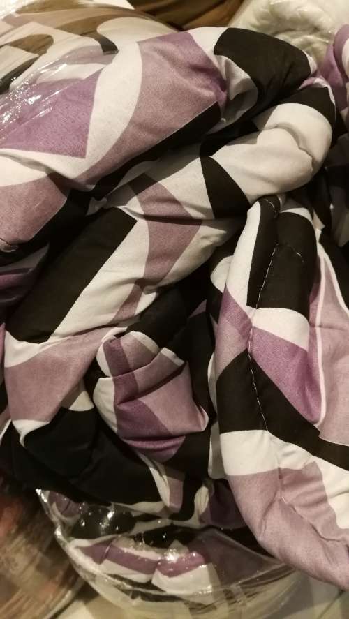 COMFORTER SET..DOUBLE bed only -MOTHER'S DAY SPECIAL- STOCK MUST CLEAR- REVERSIBLE