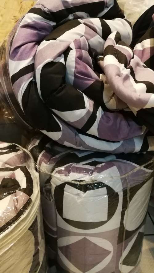 COMFORTER SET..DOUBLE bed only -MOTHER'S DAY SPECIAL- STOCK MUST CLEAR- REVERSIBLE