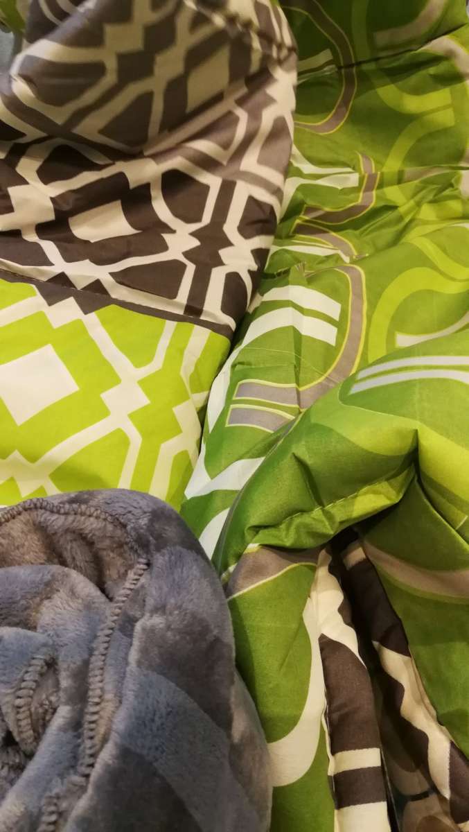 COMFORTER SETS -3PIECE...******BARGAIN WITH BED THROW  ***** MOTHER'S DAY SPECIAL