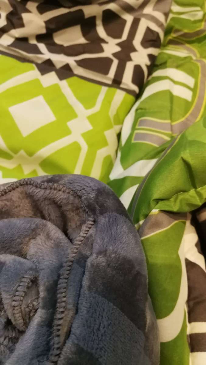 COMFORTER SETS -3PIECE...******BARGAIN WITH BED THROW  ***** MOTHER'S DAY SPECIAL