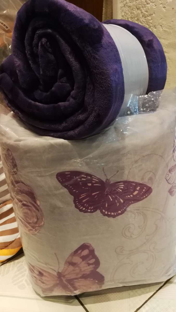 COMFORTER SETS -3PIECE.COMBO..******BARGAIN WITH BED THROW  * MOTHER'S DAY SPECIAL