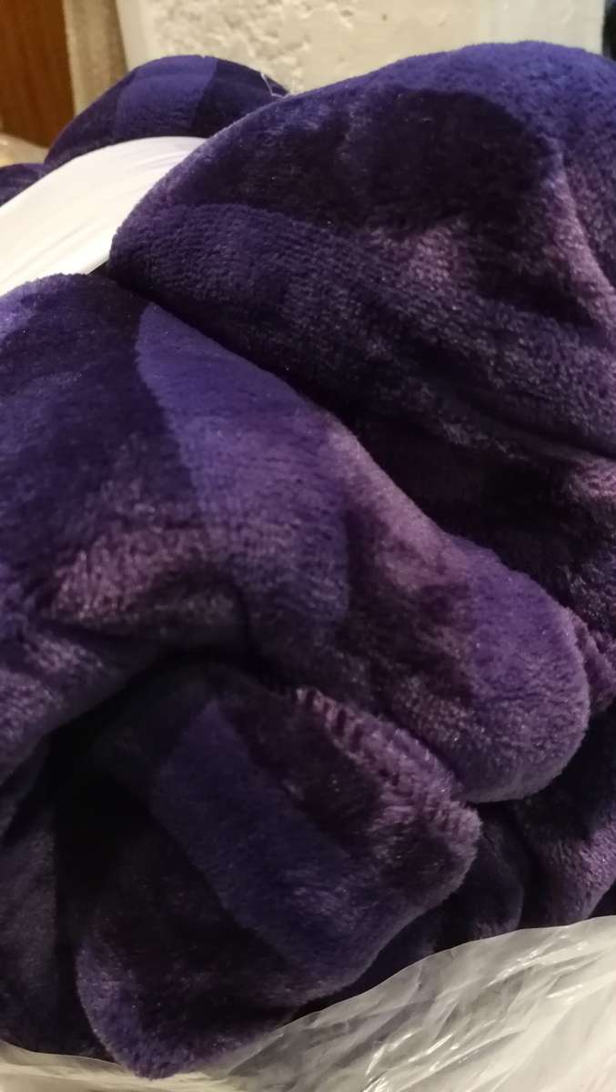 COMFORTER SETS -3PIECE.COMBO..******BARGAIN WITH BED THROW  * MOTHER'S DAY SPECIAL