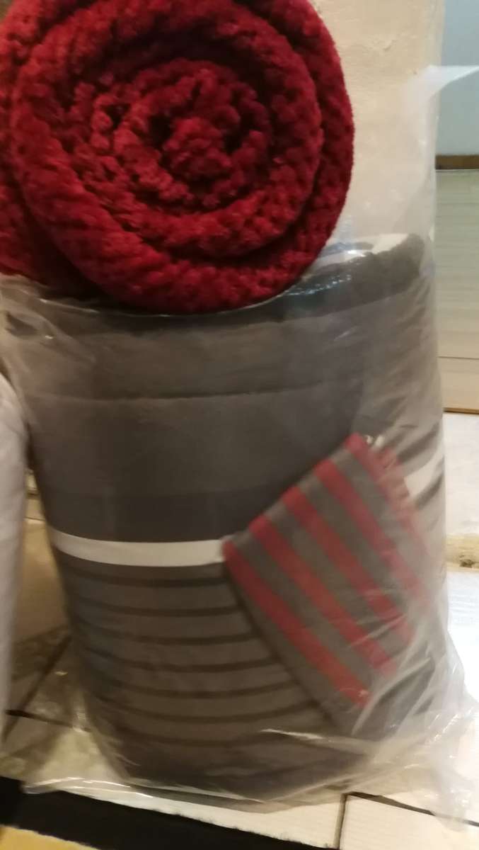 COMFORTERS SET QUEEN 3 PC COMBO, *WITH MATTRESS PROTECTOR AND BED THROW