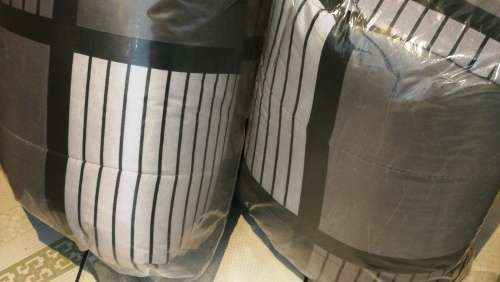 COMFORTER SET -QUEEN bed *Reversable*. 3PIECE